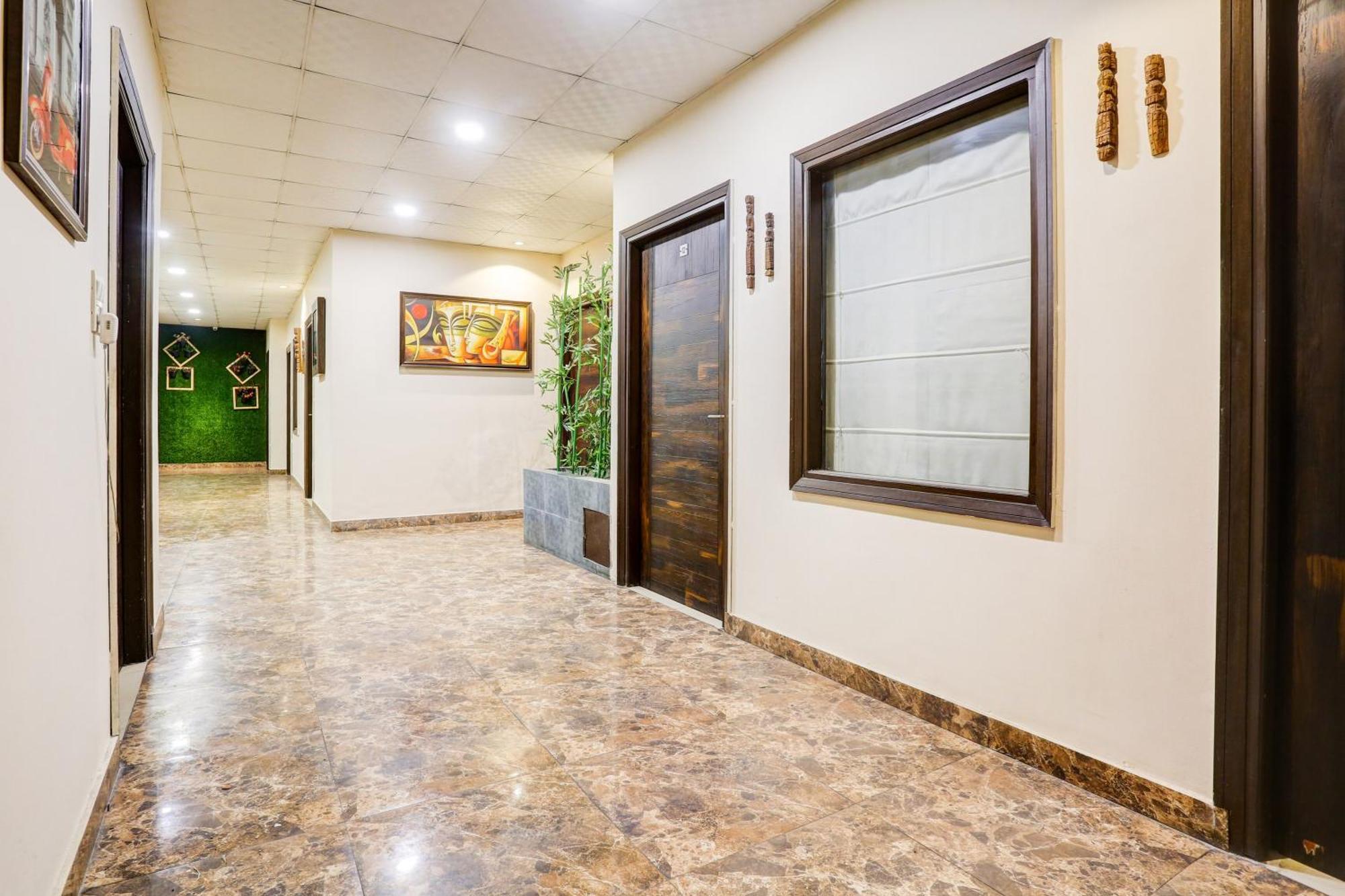 Hotel Super Collection O Model Town Road Near Bus Stand Ludhiana Exterior foto